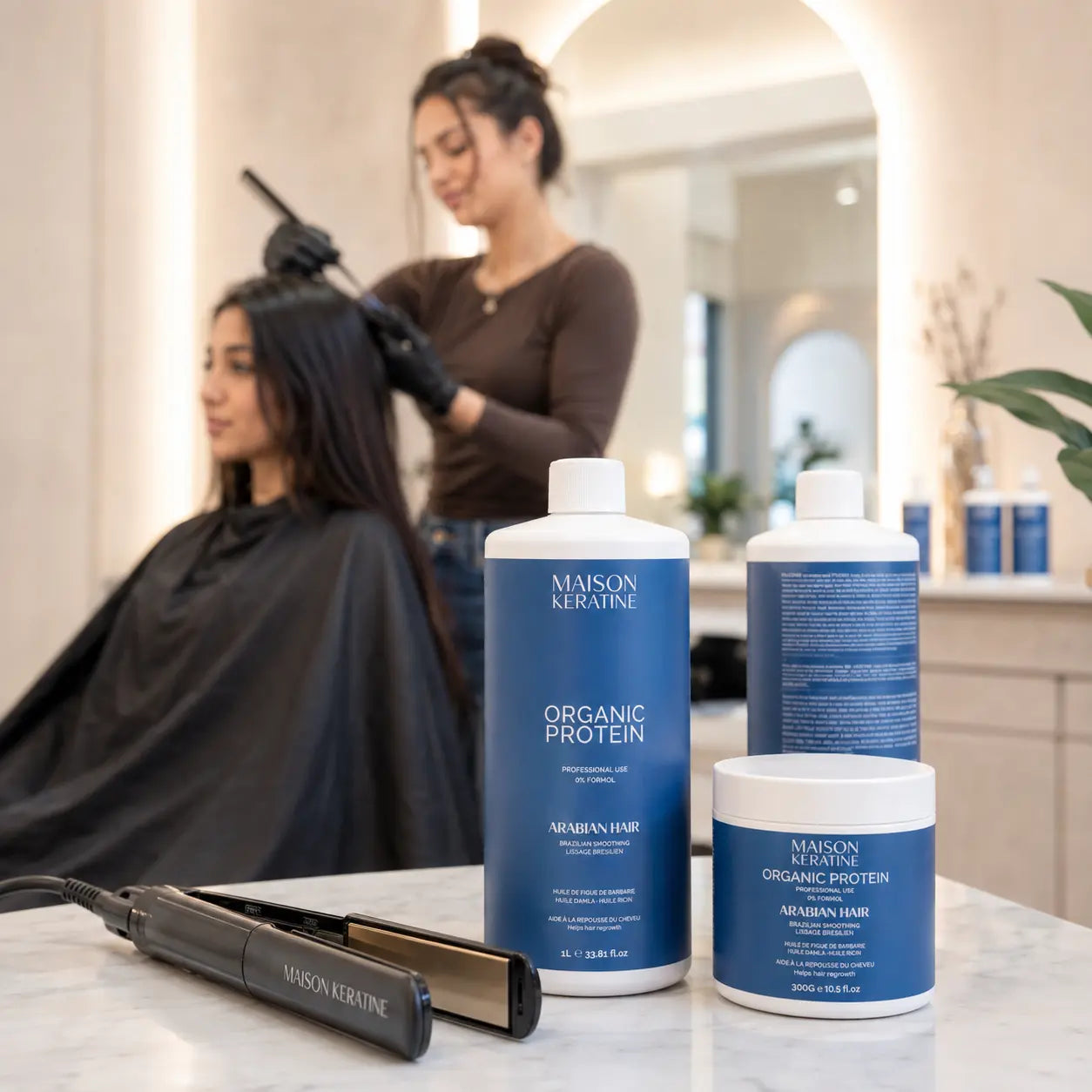 Application professionnelle du lissage brésilien sans formol Arabian Hair Maison Kératine en salon de coiffure